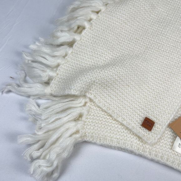 Frye & Co. Scarf Wrap Fringed Ivory Acrylic Winter Accessory NWT Womens - Picture 4 of 6